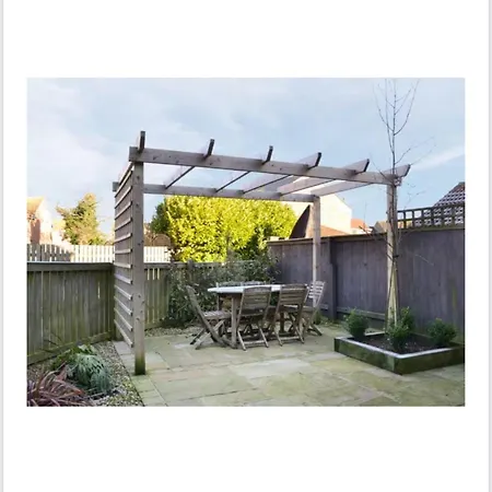 Prestella Semi By The Sea