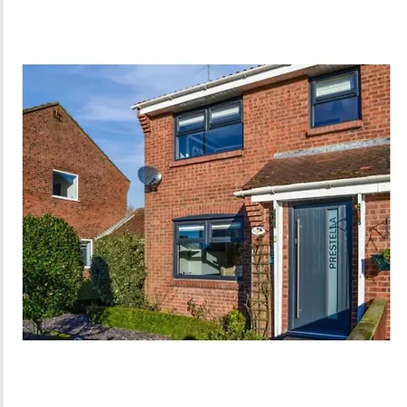 펜션 Prestella Semi By The Sea 파일리